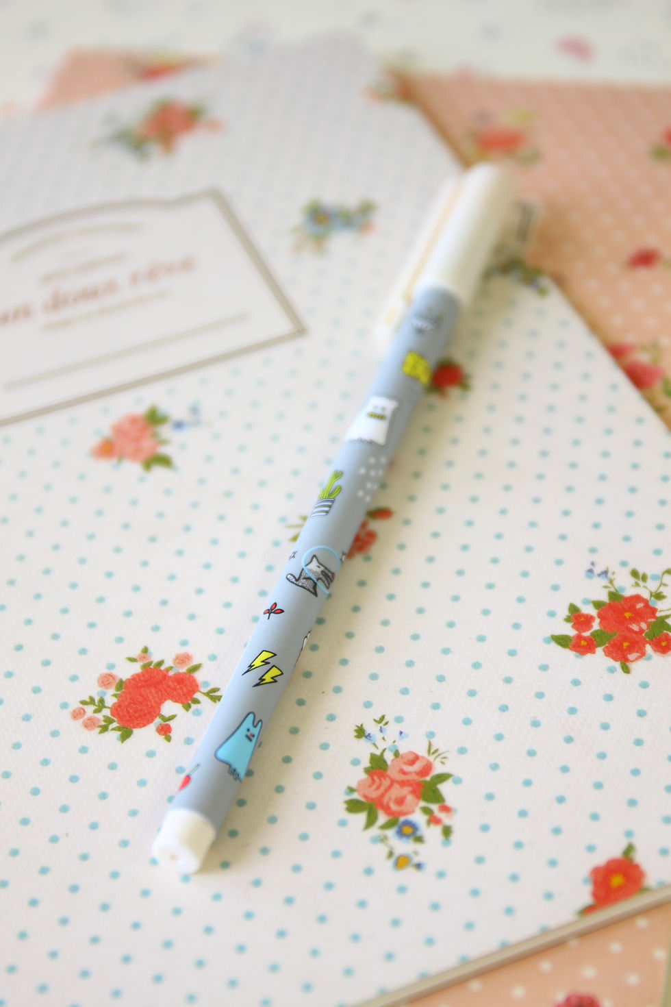 Thumbnail: happy ghost cartoon pens