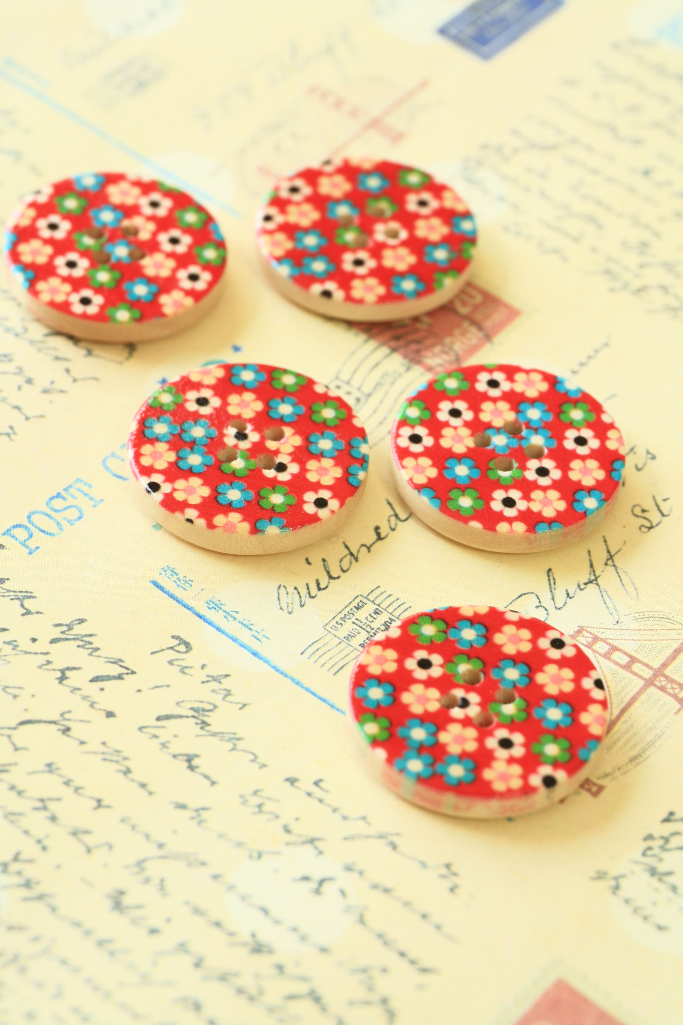 red flowers printed wooden buttons