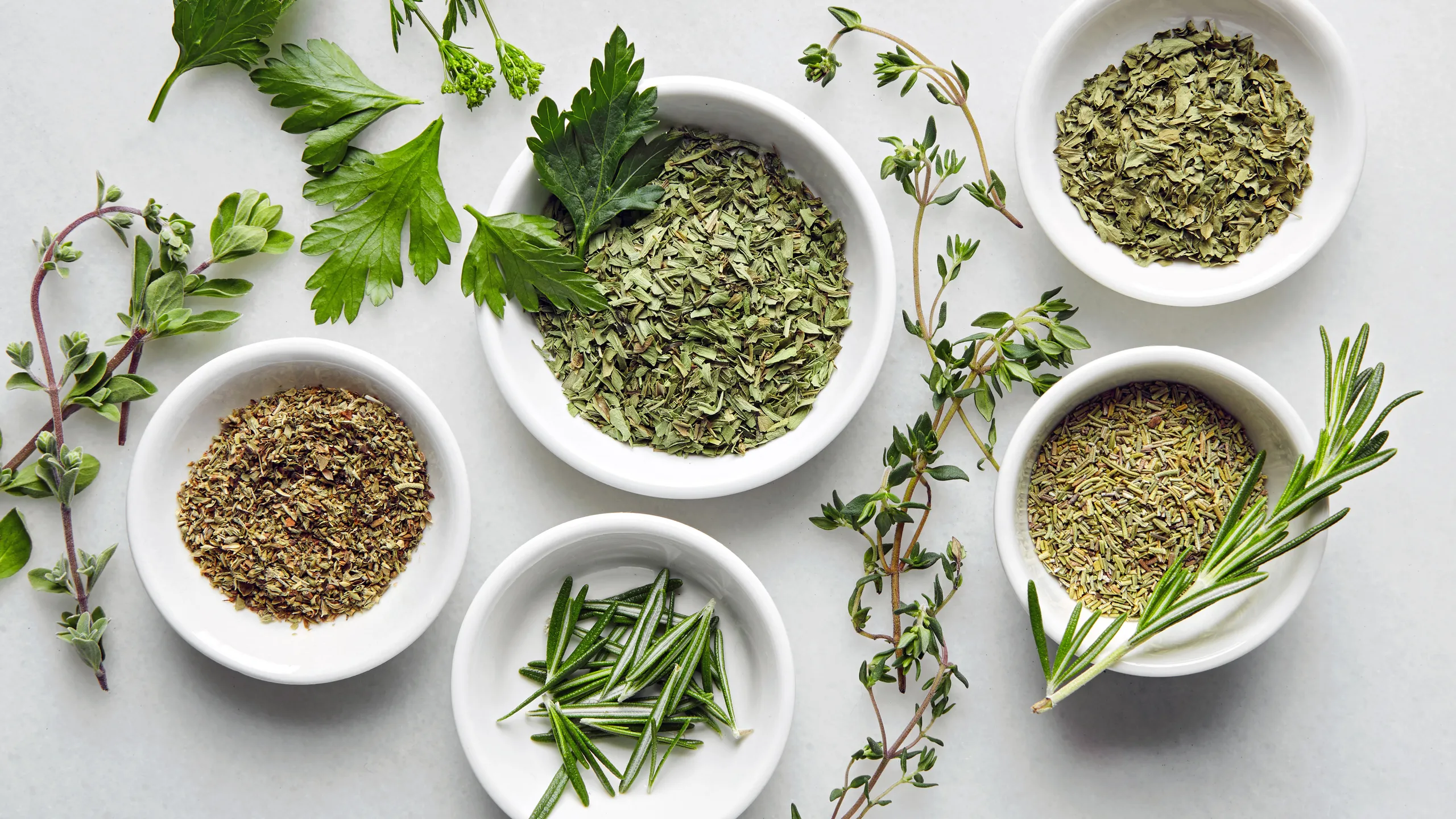 FreshDriedHerbs_HERO_041620_6661.webp