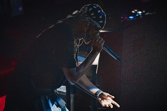 rapper Xay Dryz performing