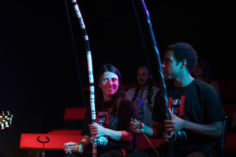 African Jazz Idowu Akinruli com Berimbão.JPG
