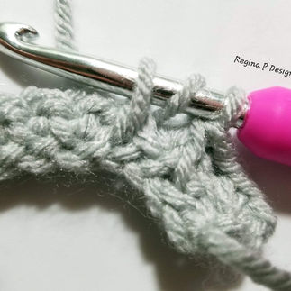 Barbed Stitch Mug Rug crochet pattern from Regina P Designs