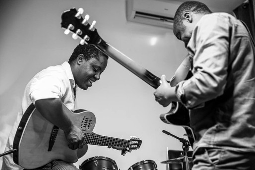 Calos Praia & Nelson Camoça