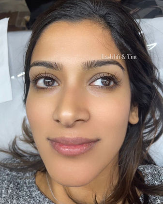 Top Lashes Studio located at 72nd street upper west manhattan, we offer lash extensions service including classic set lash extensions, natural set lash extensions, hybrid set lash extensions, volume set lash extensions, lash Lift, lash tinting, brow shaping and tinting. 30% off first appointments.