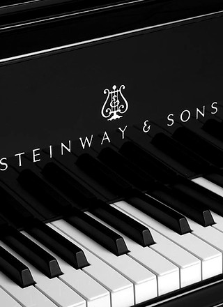 steinway_closeup_1150x863_edited.jpg