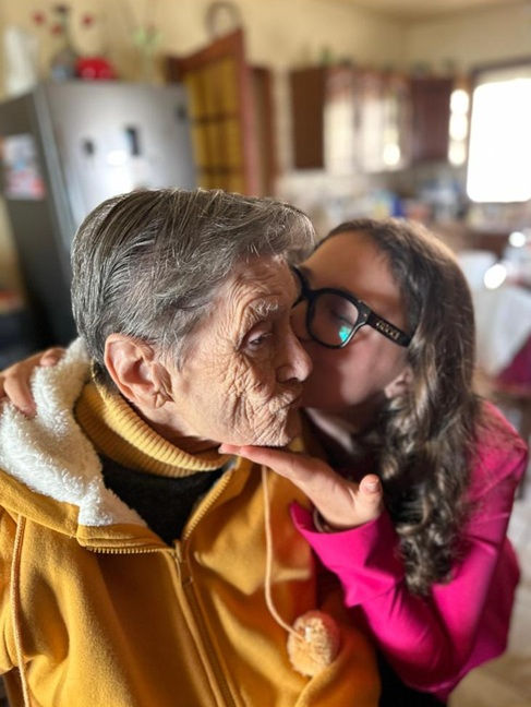 “Pendant que je chantais, ma grand-mère s’en allait” : les confidences bouleversantes de ClemStance, révélation de The Voice 2026