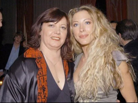 Loana: sa mère à l’origine de sa terrible descente aux enfers ?