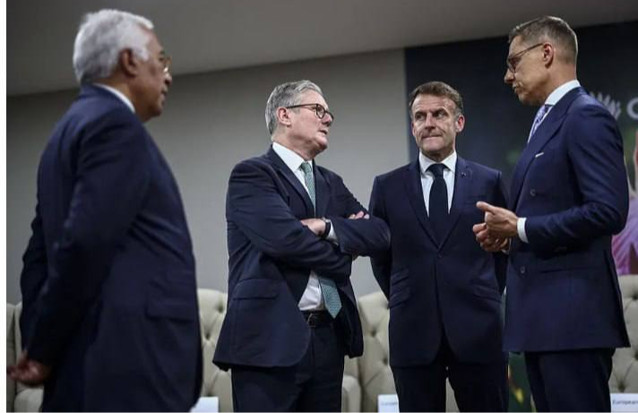 L’Europe acculée face au plan américain : l’Ukraine poussée vers des concessions historiques