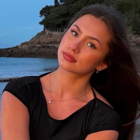 Émotion en Bretagne : Lola Dufros, première Dauphine de Miss Petite Universe Ille-et-Vilaine, s'est éteinte à 22 ans