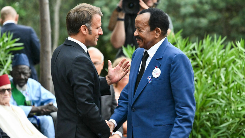 Emmanuel Macron et Paul Biya