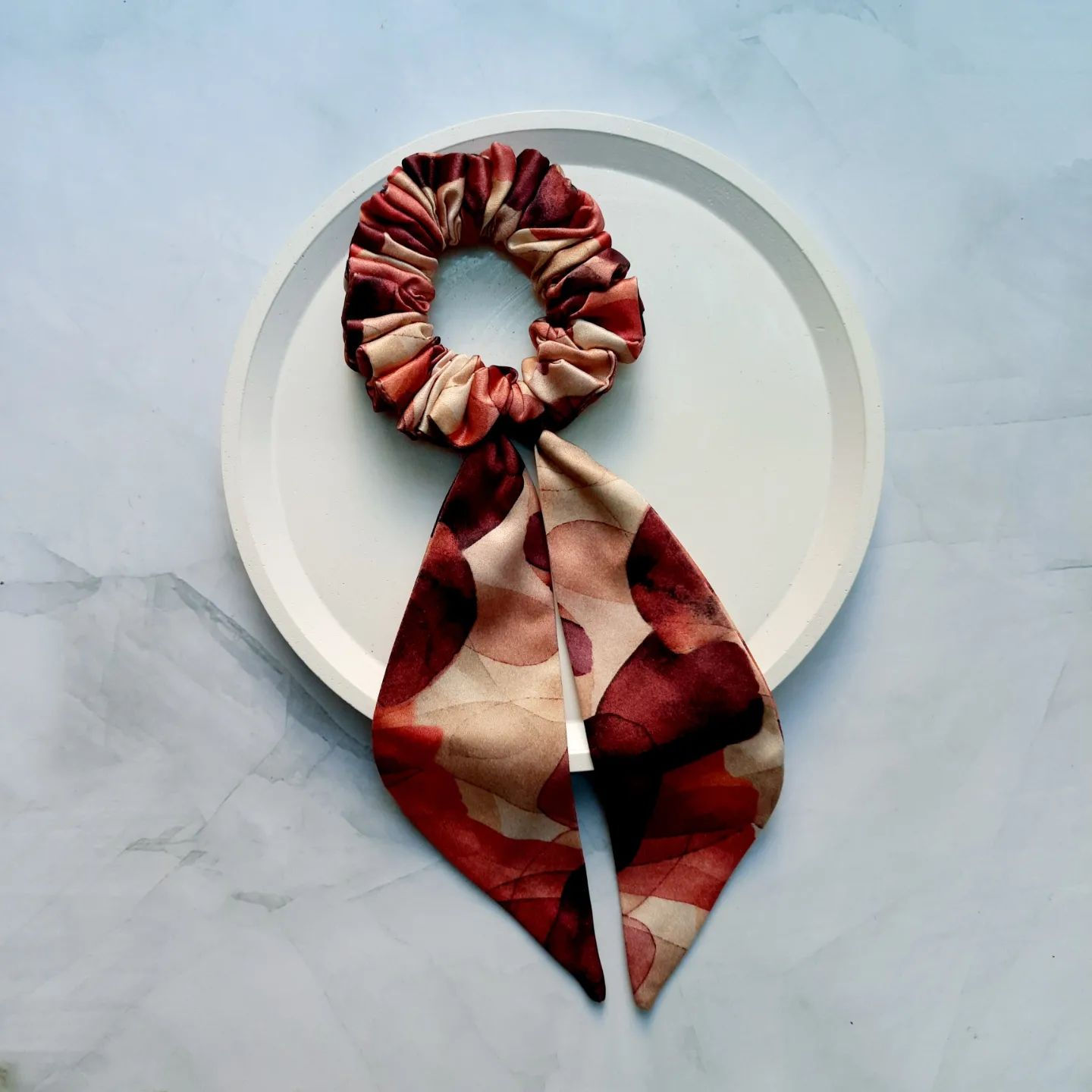 Tailed Scrunchie - Maroon Marble