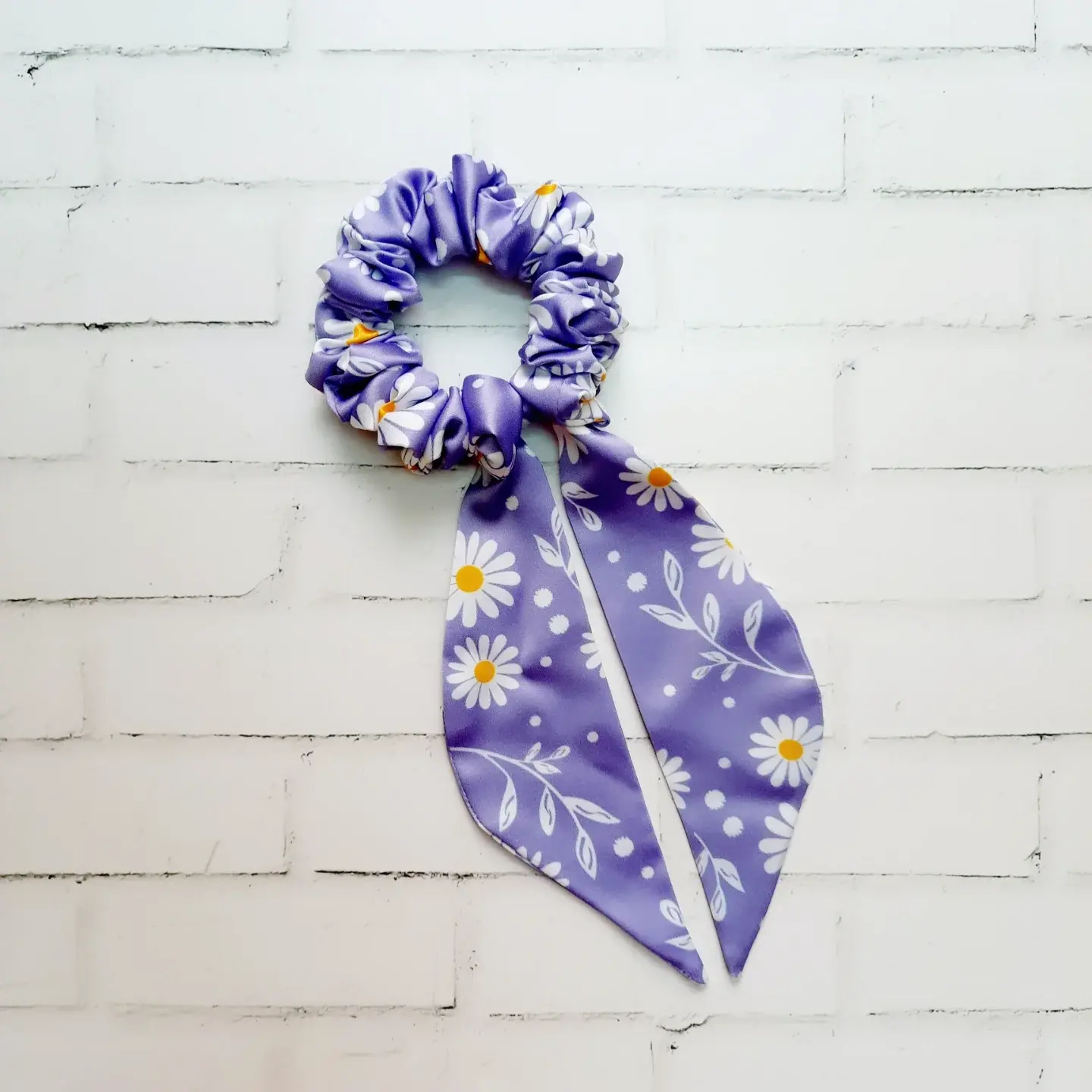 Tailed Scrunchie - Violet Daisy