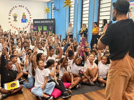 Bienal nas Escolas leva a escritora Bárbara Carine para encontro com estudantes da rede municipal, no Méier
