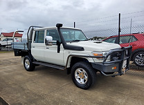 LANDCRUISER 1.jpg