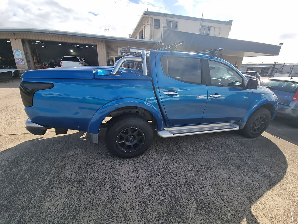 Mitsubishi Ytiton 4x4 dual cab