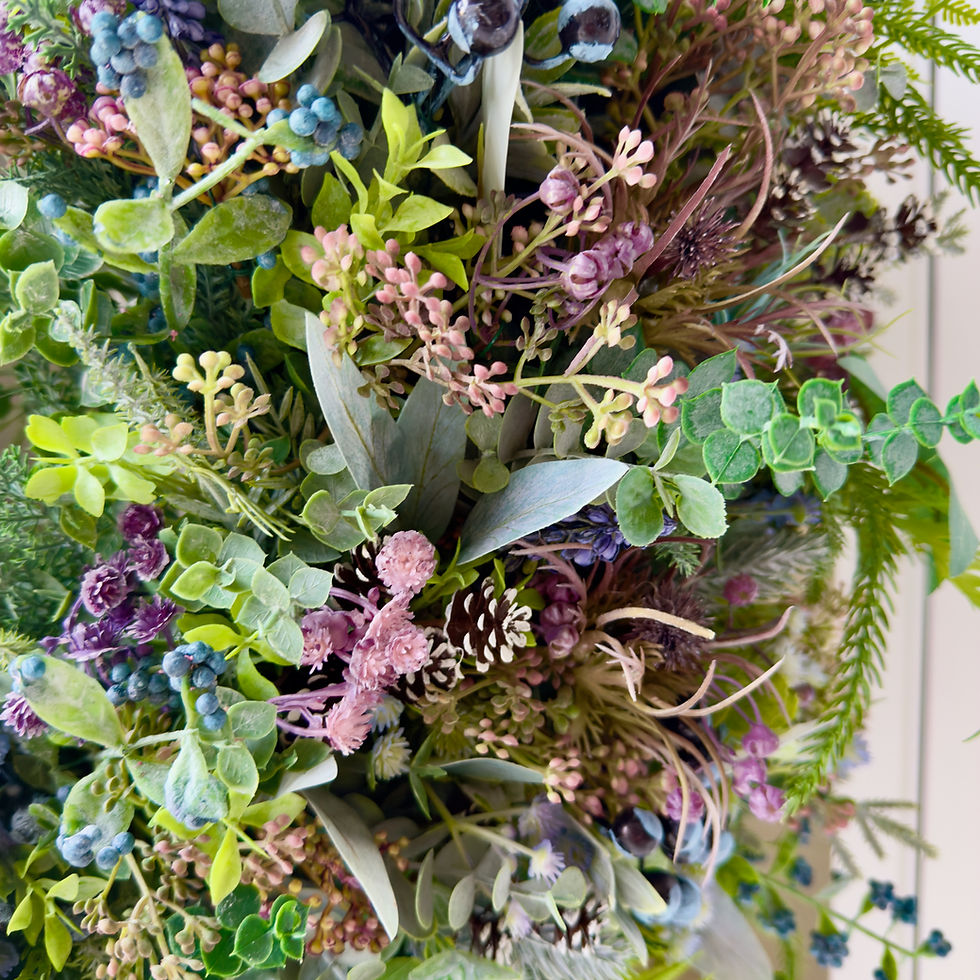 Thumbnail: Nordic Christmas Everlasting Wreath