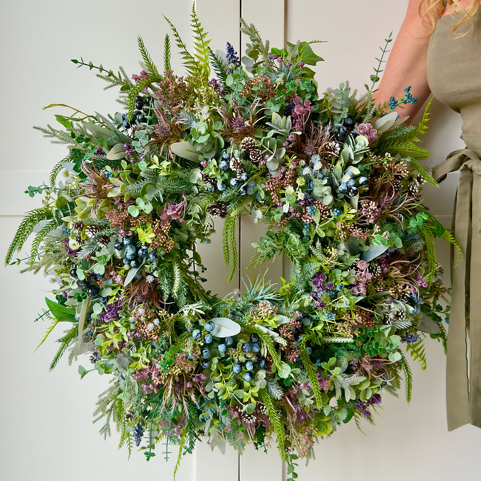 Thumbnail: Nordic Christmas Everlasting Wreath