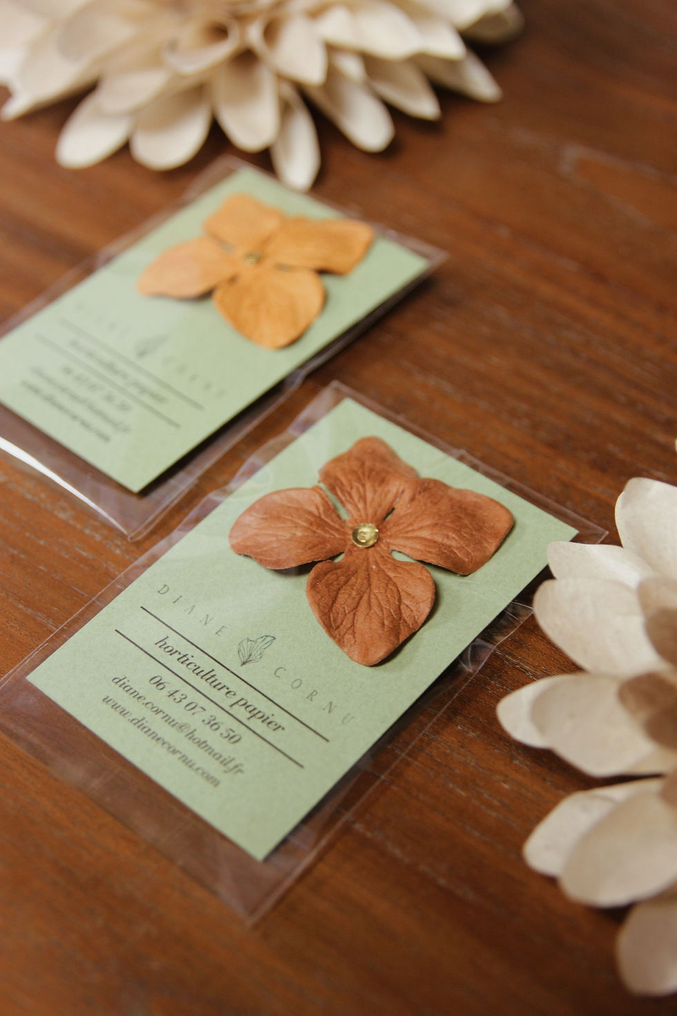 Miniature : Pin's broche hortensia fleur en papier citrouille