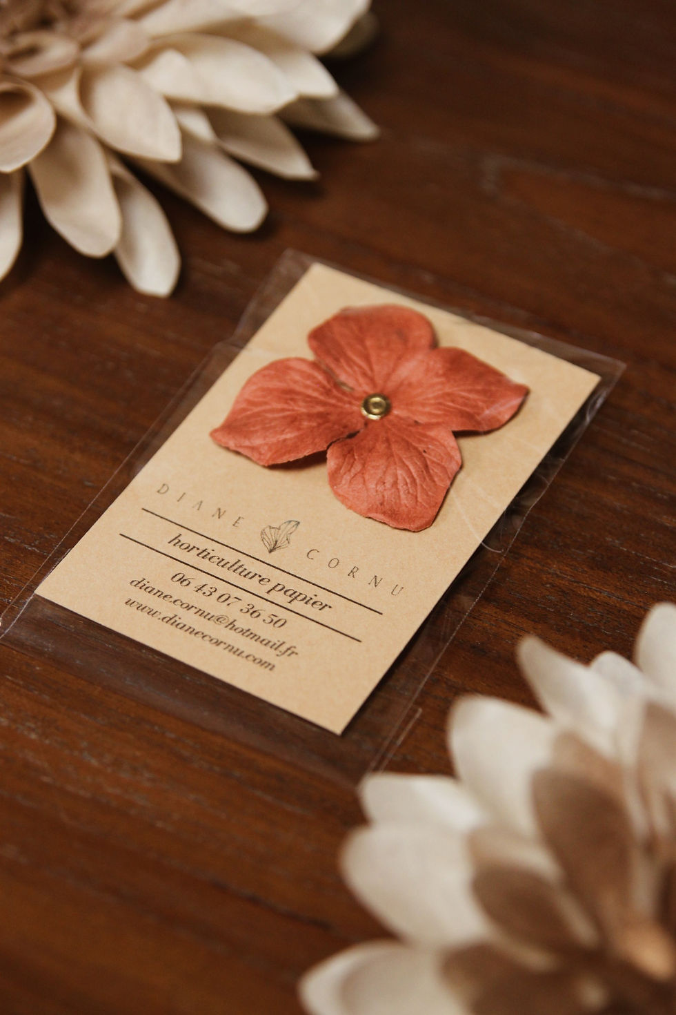 Miniature : Pin's broche hortensia fleur en papier terracotta