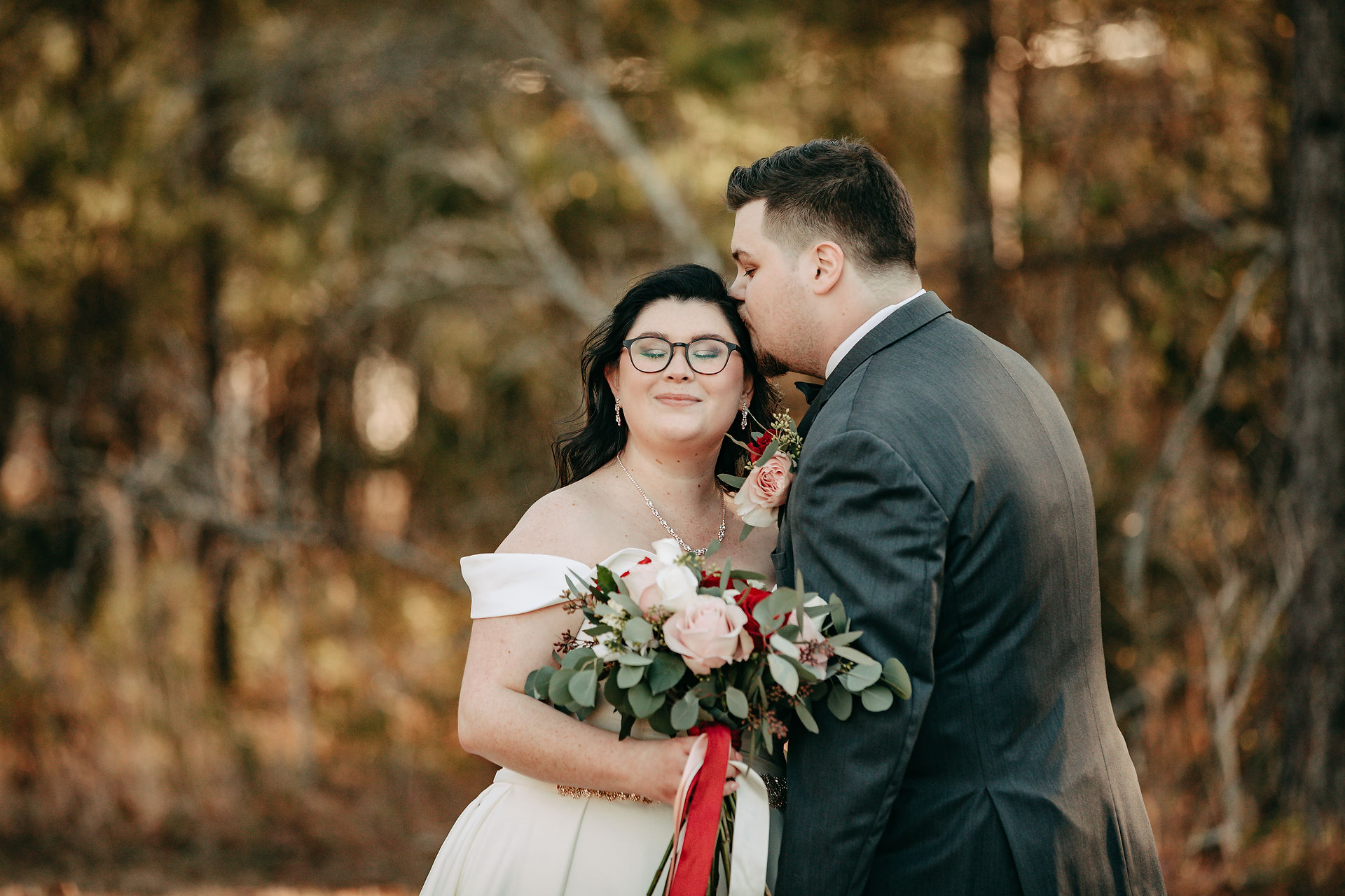 Love Blooms: Cassie and Noah's Magical Burgundy Rose Wedding in Middle Georgia| with Wedding Photographer Kari Bendig Photography 