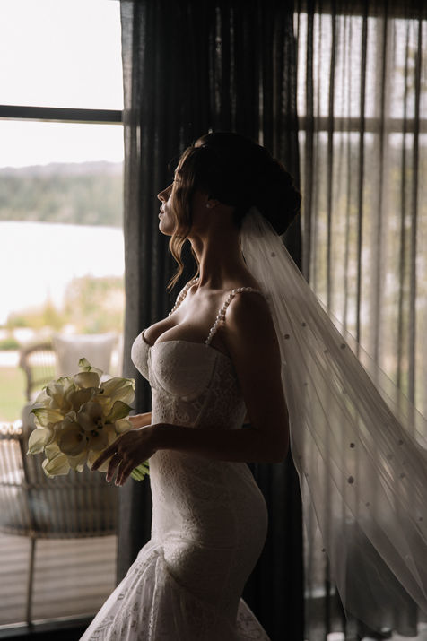 Фотосессия невесты. Утро невесты Ривьера. Свадебная прическа Белгород. Свадебный макияж Белгород. Фата. Организация и оформление свадьбы в Белгороде. Свадебное агентство "ДИНАСТИЯ КИНАСТ"