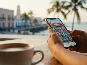 Usuario interactuando con contenido de marca, resultado de un buen Manejo de Redes Sociales en Veracruz.