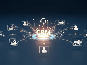 Diagrama conceptual de un sistema CRM que centraliza y conecta los datos de ventas, marketing y atención al cliente para una gestión empresarial eficiente.