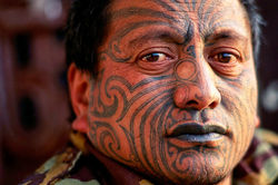 tatuaje_maori_tame_iti_activista_nueva_zelanda.jpg