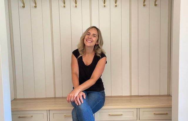 ENTRYWAY TO MUDROOM | DIY Mudroom Closet Makeover (on a budget)