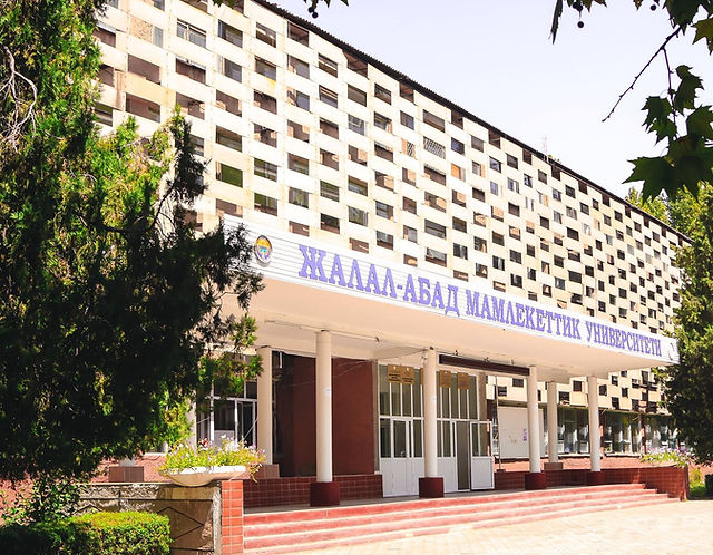 Өте сексуалды томпақ Күшпен анальді алды