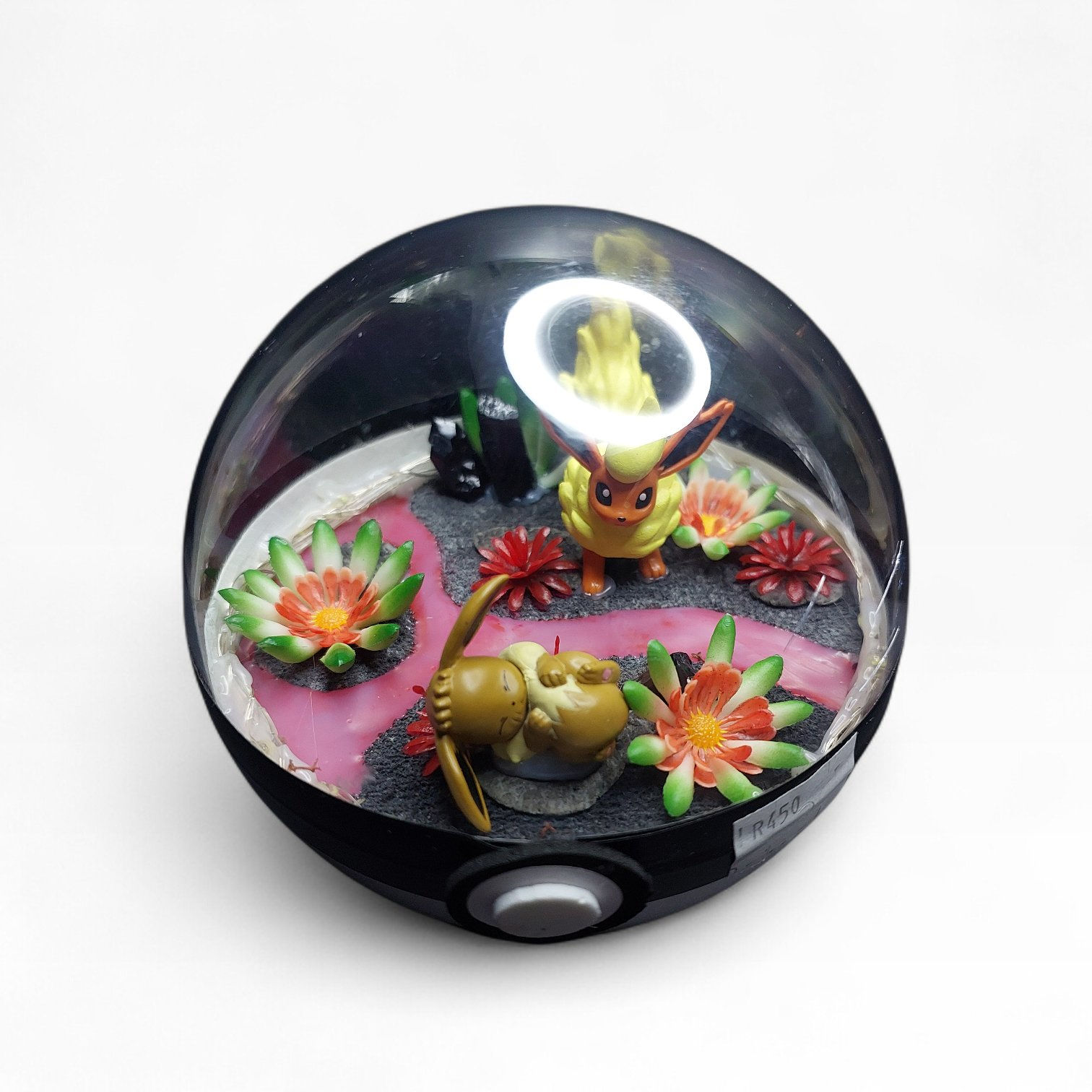 Eevee and Flareon habitat ball 12cm