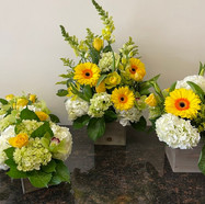 Low+Centerpieces+-+Rustic+Wooden+box++Mix+.jpeg
