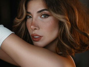 Maral Bidarbakht A Rising Star in Beauty and Artistry