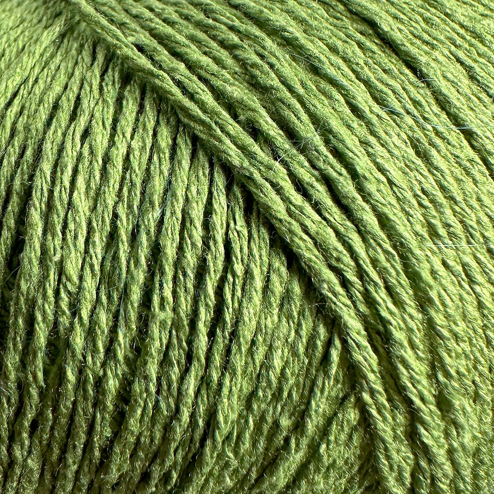 Knitting for Olive | Pure silk in der Farbe Pea Farbswatch