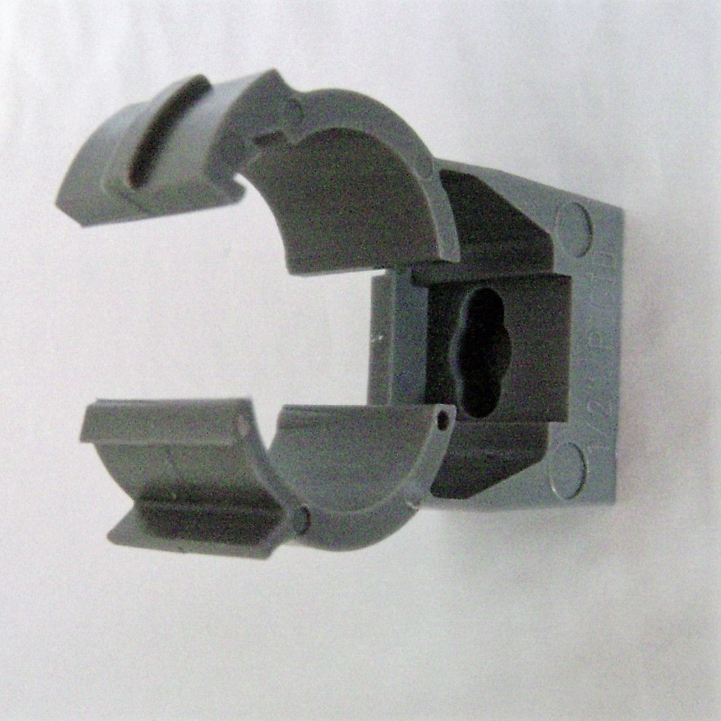 Arlington 1/2 Inch Quick Latch NM2005