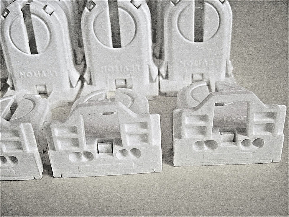 Leviton 13661-SNP Flourescent or LED Non Shunted Lamp Holder