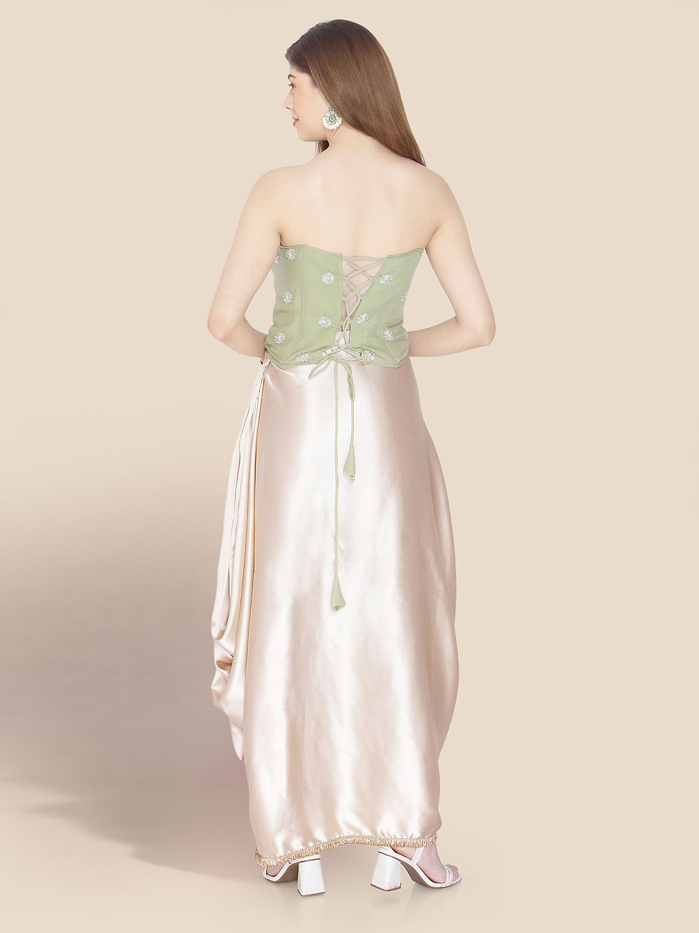 Thumbnail: The Sage & Satin Siren