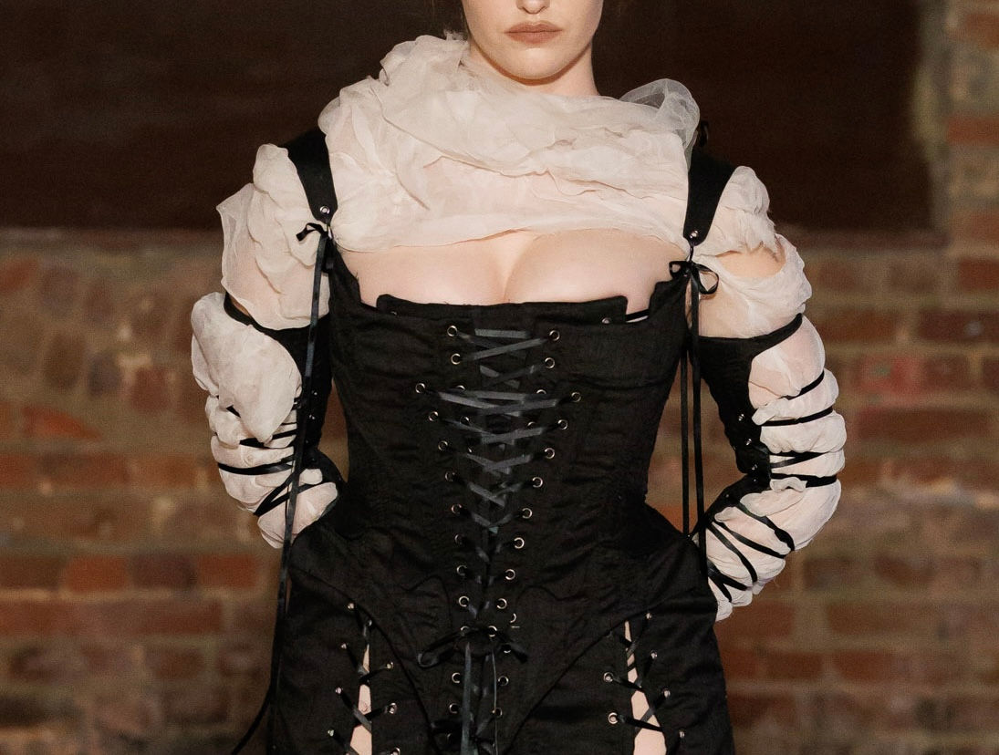 WITH BODY AND SOUL CROP TOP