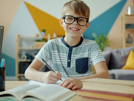 Crianças Também Precisam de Óculos? Como Identificar Problemas de Visão Infantil