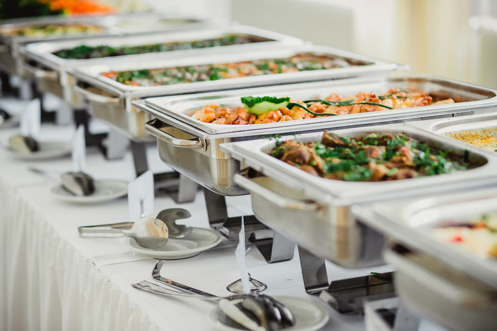 5 Factors to Consider When Choosing an Office Lunch Caterer
