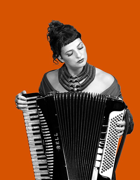 LiviaMattos-fundo.jpg