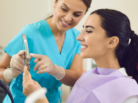 Discover the benefits of Full Arch Implants vs. Full Dentures for missing teeth. Learn how Full Arch Implants offer stability and comfort.