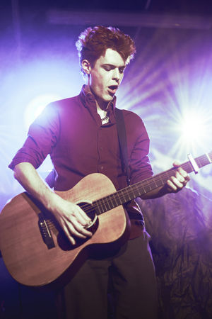 Hannah Grae performing in Manchester