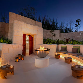 Waldorf-Astoria-Maldives-Ithaafushi-The-Rock-Restaurant.jpg