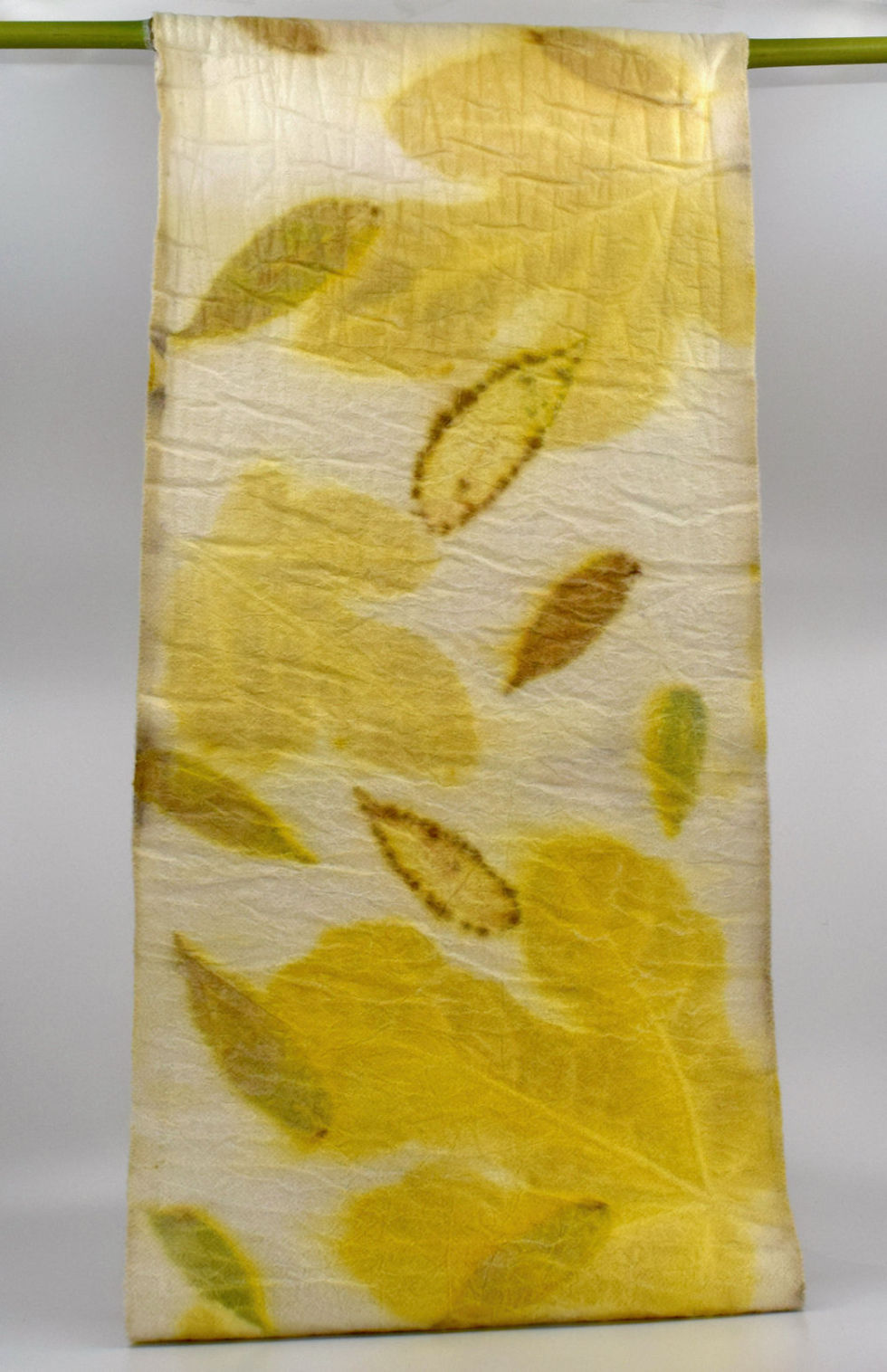 Miniature : echarpe en laine et teinture de feuilles d'arbres