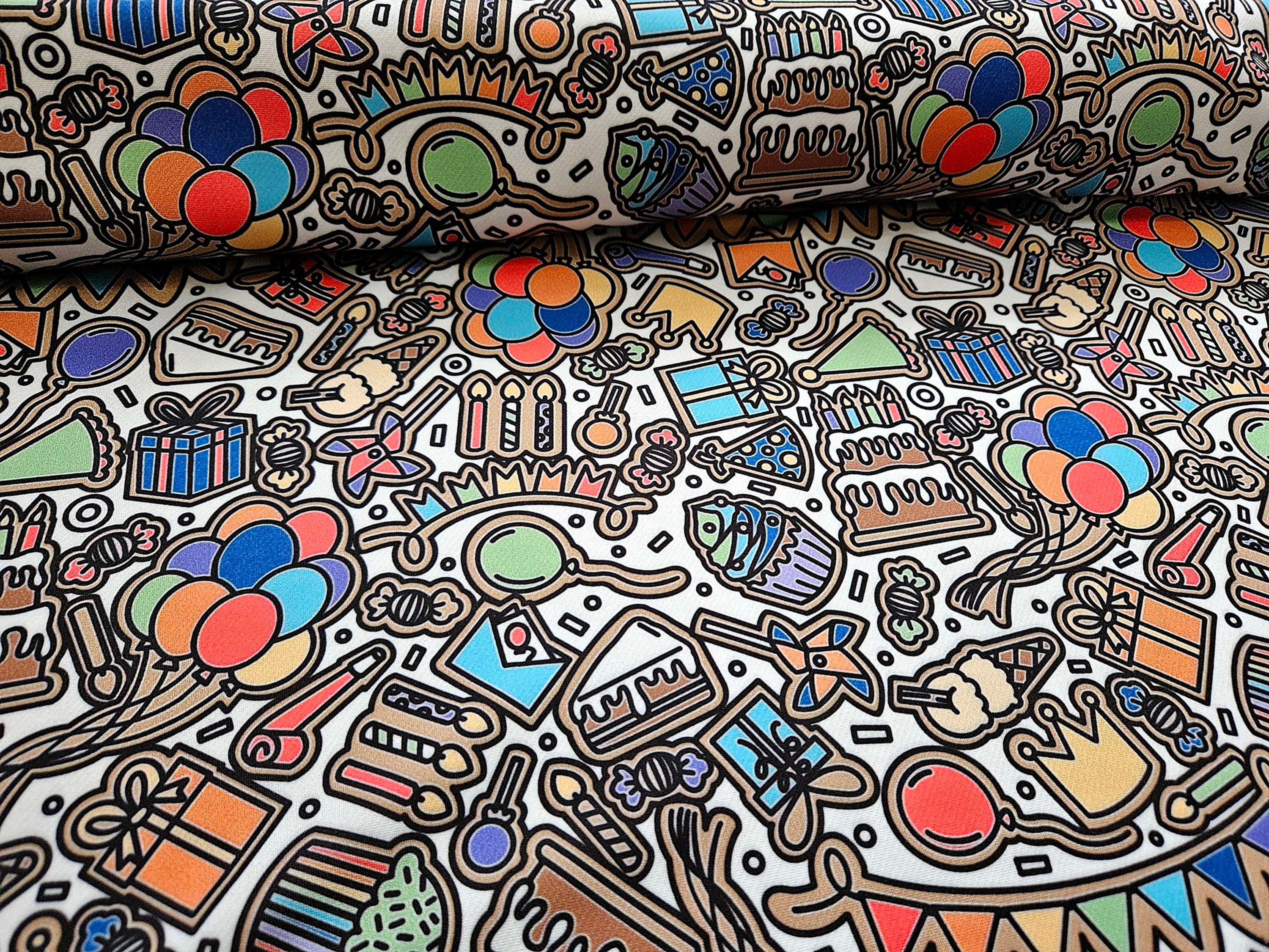 EXCLUSIVE Birthday Party Iced Biscuits (White)