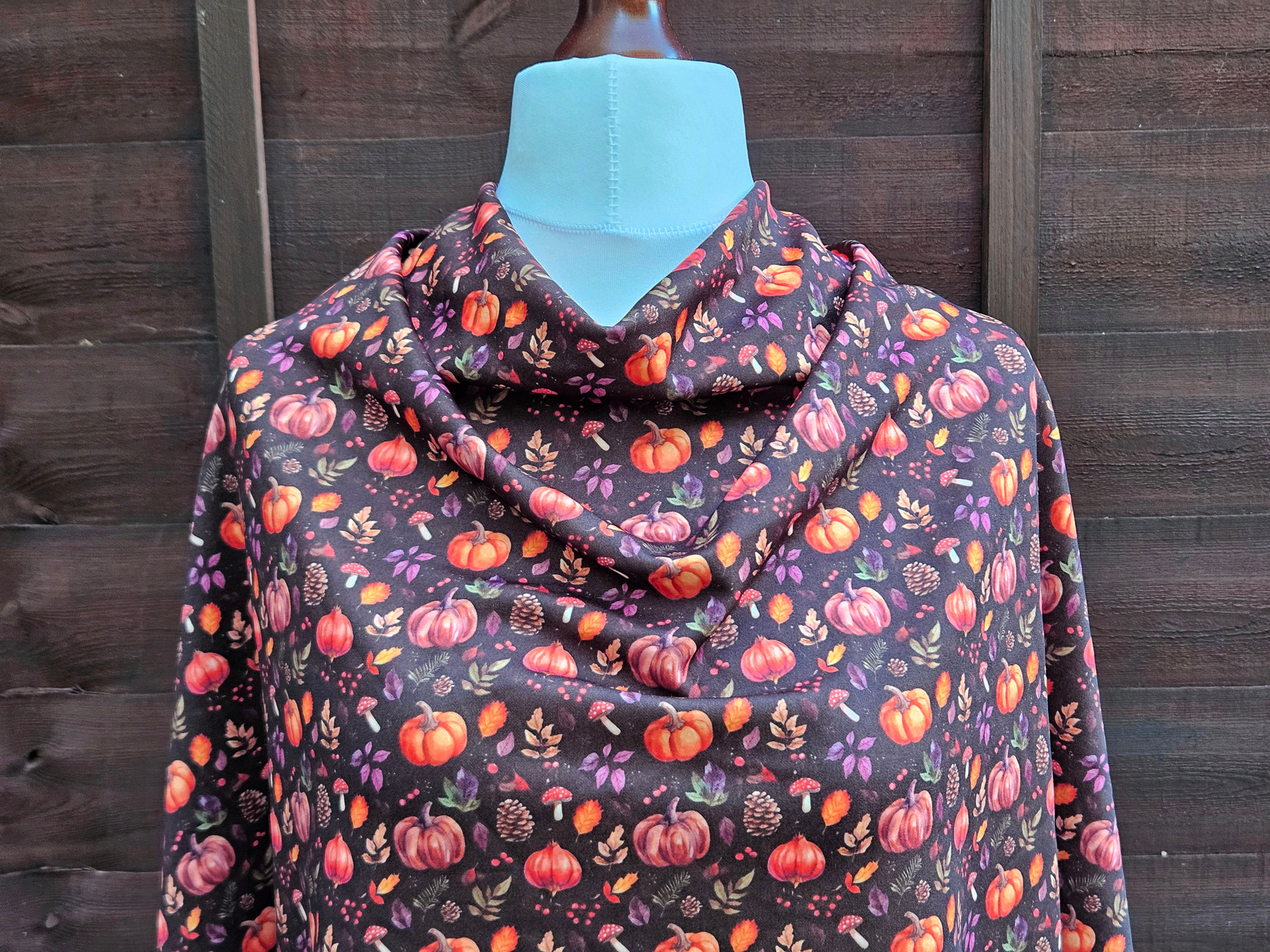 3m for £9 Pumpkins & Leaves - Scuba Crepe (WH1724)