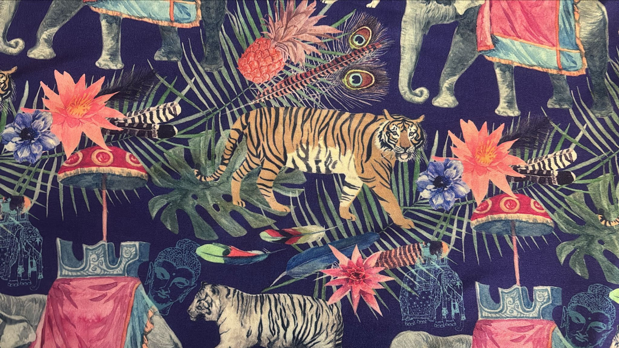 3m for £9 Safari Animals Spun Polyester Elastane (WH1677)
