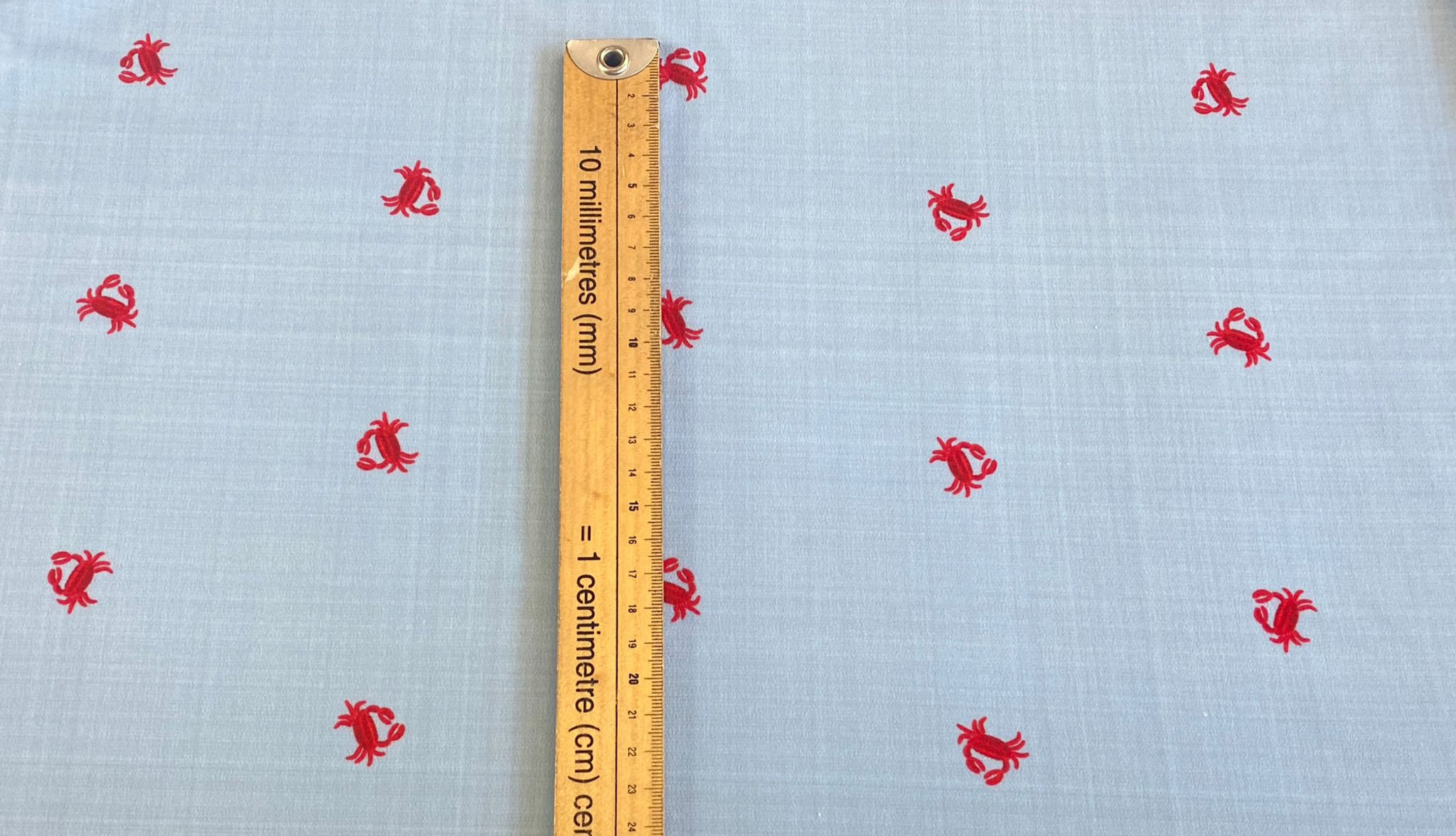 EXCLUSIVE Crabs on Light Blue Linen Effect - Linen Look Woven Polyester & ITY