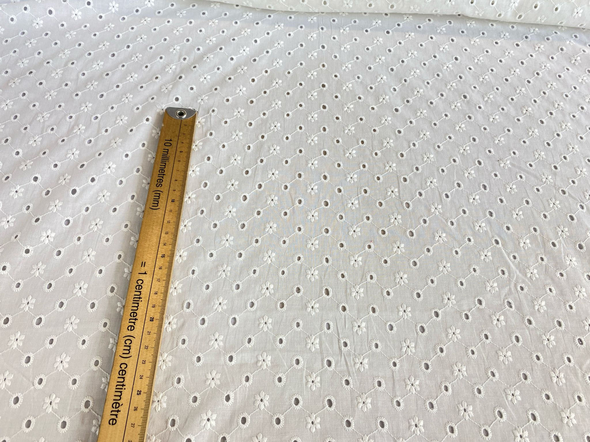 White Broderie Anglaise with Small Daisy Embroidery - 100% Cotton (BA61)